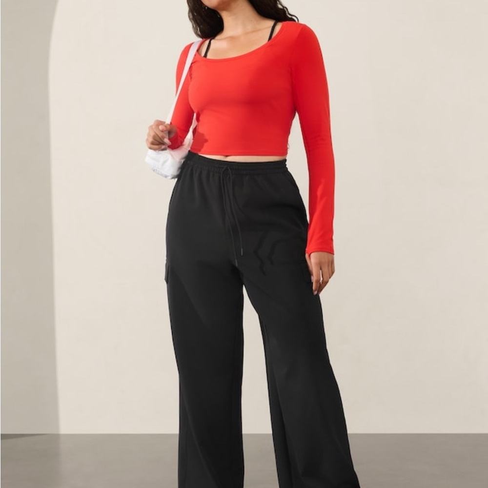 Athleta Promenade High Rise Cargo Pant in Black